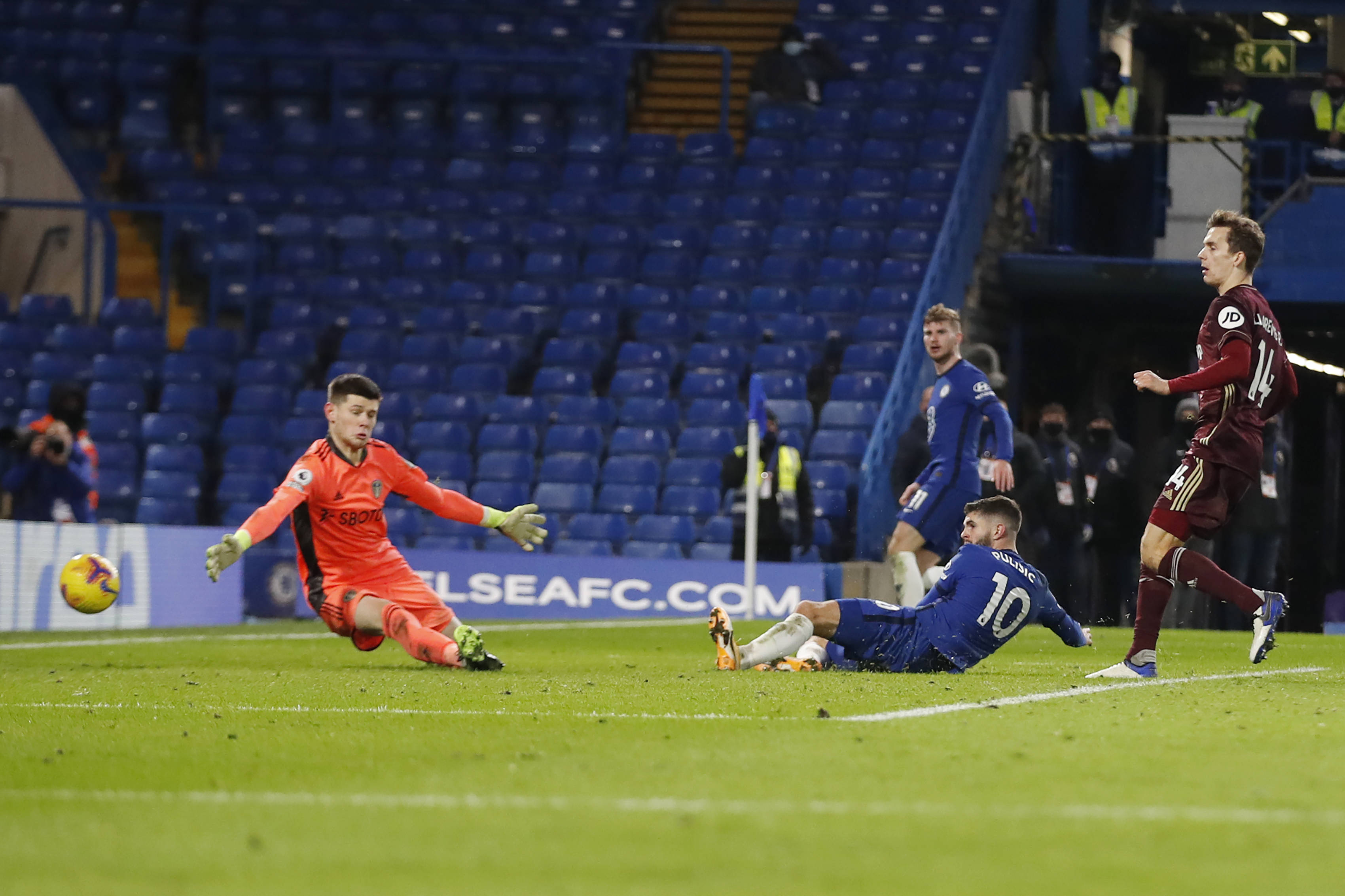 尤其是蛇年 尤其是蛇年